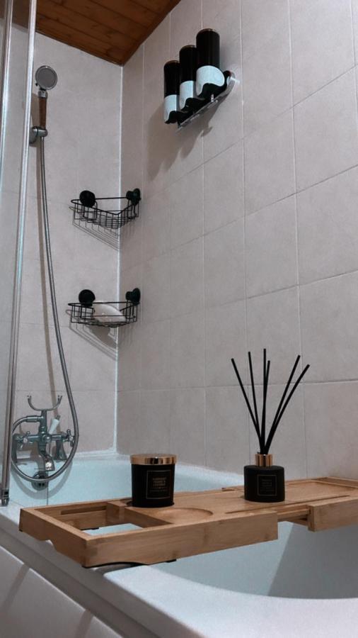 Dalston 1 Bedroom Flat Лондон Екстериор снимка