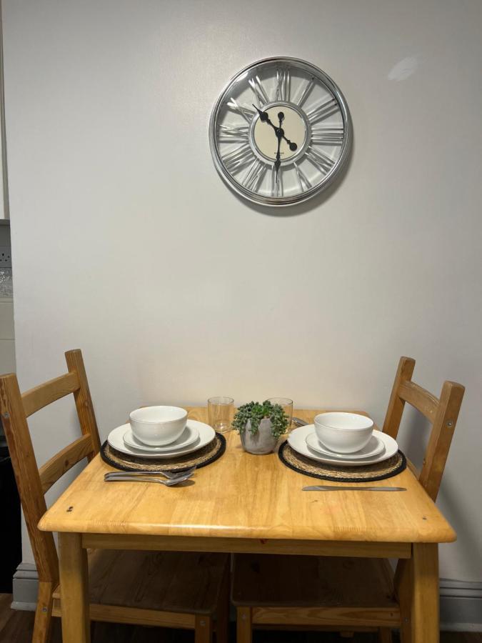 Dalston 1 Bedroom Flat Лондон Екстериор снимка